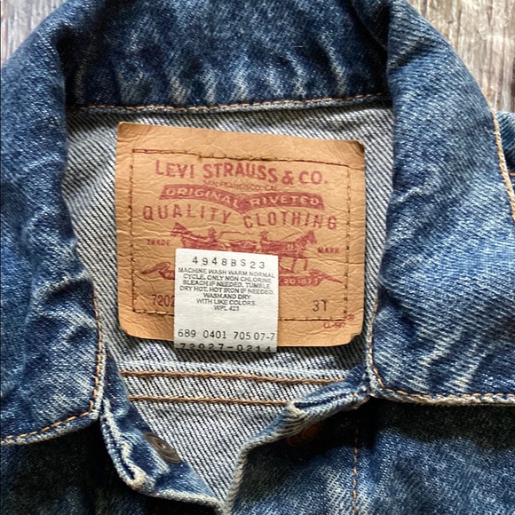 Vintage Levi's Blue Jean Jacket Classic Denim Style - Picture 2 of 8